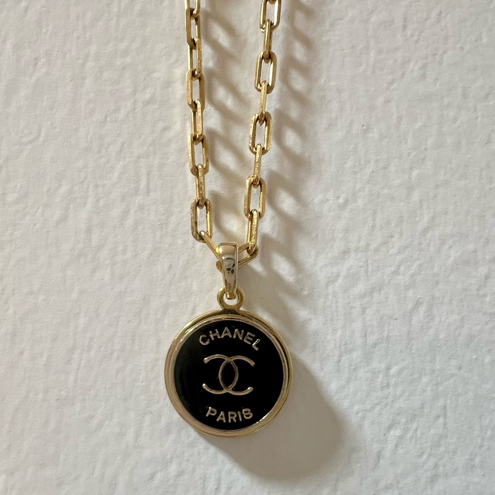 Redunne Chanel Pendant Necklace